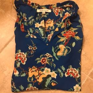 Floral blouse, great condition, super cute!